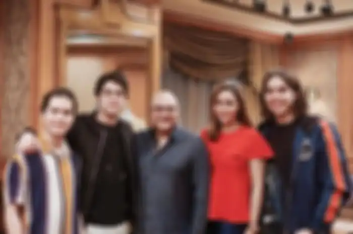 Kedekatan Irwan Mussry dengan Al, El, dan Dul.