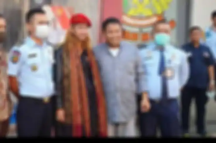 Usai bebas dari penjara, Habib Bahar bin Smith kembali ditangkap akibat melanggar aturan PSBB