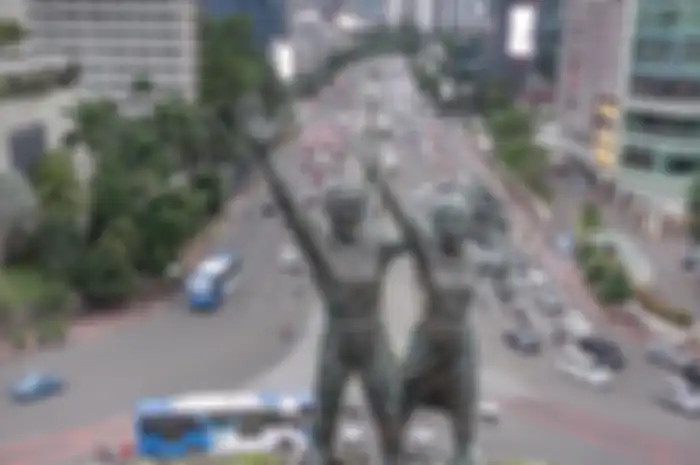Pelintas yang ketahuan melanggar PSBB Jakarta akan dikarantina selama 14 hari dengan biaya sendiri.