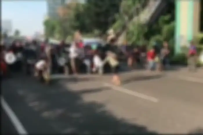 Video yang menayangkan balap liar sejumlah pemuda di jalan raya kawasan Serpong Utara, Tangerang Selatan, Rabu (20/5/2020) pagi, viral di media sosial.  