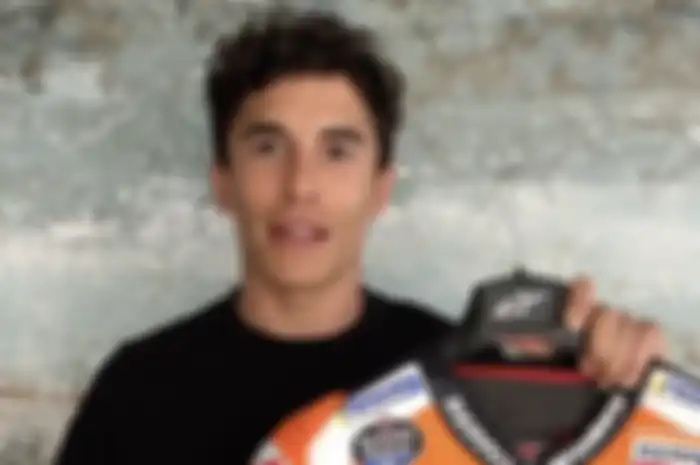 Pembalap Repsol Honda, Marc Marquez menjadi salah satu bintang roda dua yang pertama yang berpartisipasi lelang amal.