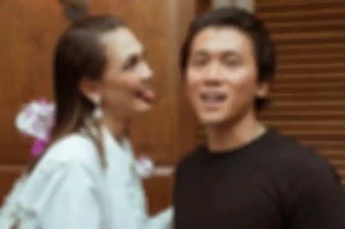 Pakar Grafolog Tafsirkan Surat Cinta Hasil Tulisan Tangan Reino Barack untuk Luna Maya hingga Sebut Berpengaruh pada Rumah Tangganya dengan Syahrini, Ada Apa? 