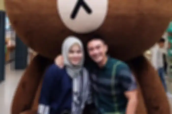 Zumi Zola dan mantan istrinya, Sherrin Tharia