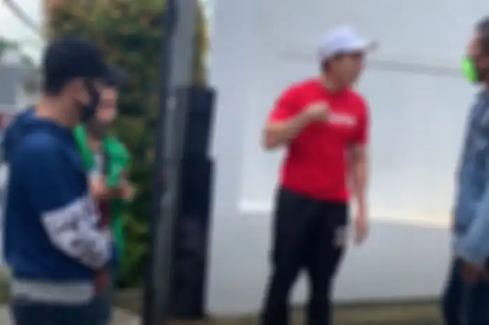 Baim Wong marah ke oknum ojol yang membuntutinya sampai ke rumah.