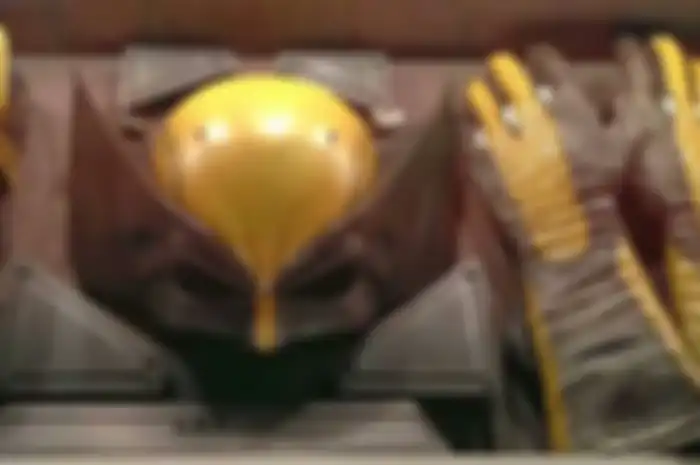 Kostum klasik Wolverine seperti di komik.