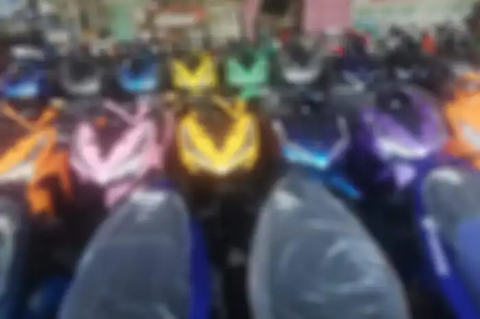 Bikin ngiler, motor baru Honda Vario nangkring di dealer pilihan warna banyak banget.