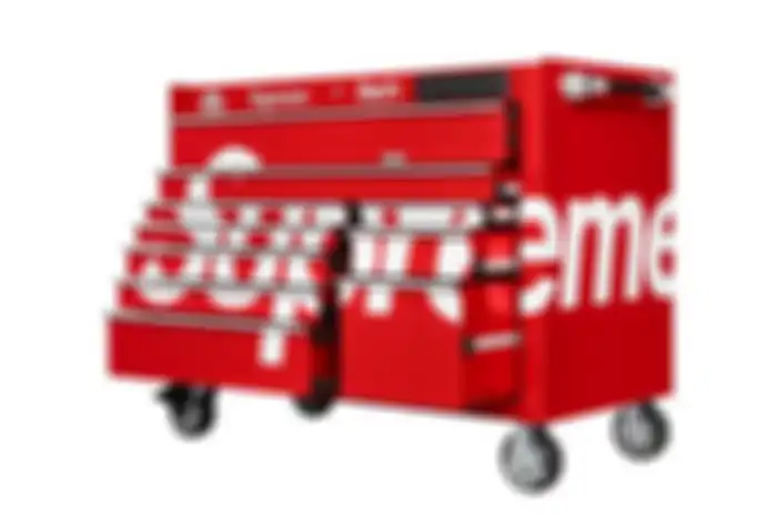 Drawer tool kolaborasi Mac Tools dan Supreme.