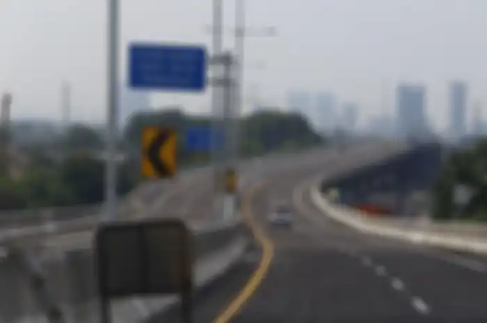 Ilustrasi jalan tol layang Jakarta-Cikampek. Akhirnya jalan tol ini kembali dibuka menjelang berakhirnya larangan mudik.