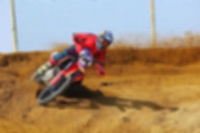 Demi menandatangani kontrak untuk MotoGP 2021, Ducati mengizinkan pembalapnya Andrea Dovizioso untuk balap Motocross.