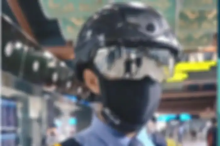 Gak main-main, harga helm ini lebih mahal dari Kawasaki Ninja 250 4 silinder terbaru!