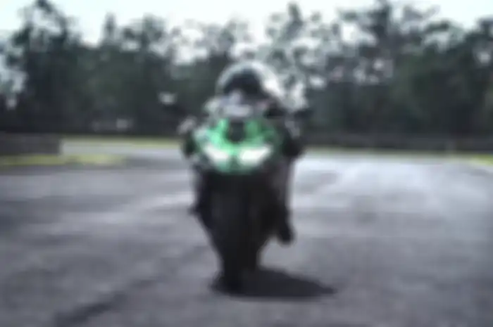 Video Kawasaki Ninja ZX-25R diriilis PT Kawasaki Indonesia. Sangar Mana Nih, Suara Raungan Mesin Kawasaki Ninja 250 4 Silinder Atau 2 Silinder?