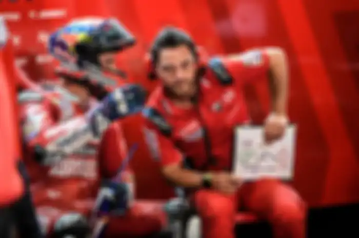 Andrea Dovizioso bersama crew chief Alberto Giribuola persiapkan strategi baru hadapi jadwal baru MotoGP 22020