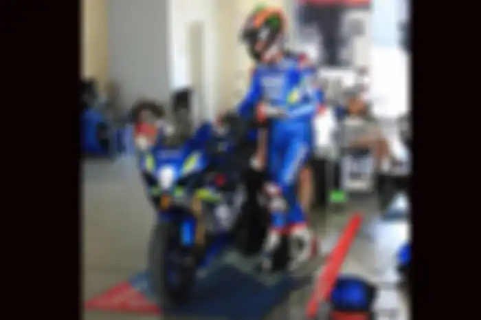 Alex Rins menghabisan akhir pekan kemarin di sirkuit Algarve Portimao Portugal mulai Rabu (10/6/2020) latihan ngegas motor gede GSX-R1000 sampai motor minibike