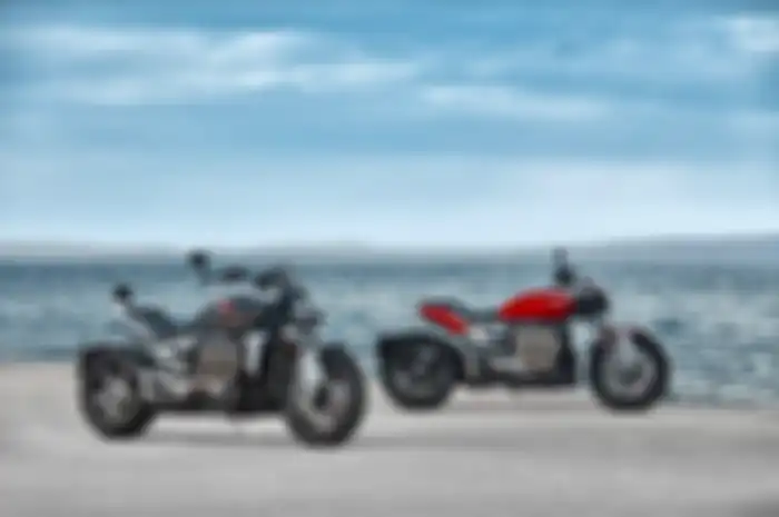 Triumph Rocket 3 GT dan Rocket 3R memiliki kapasitas mesin motor paling besar di dunia  
