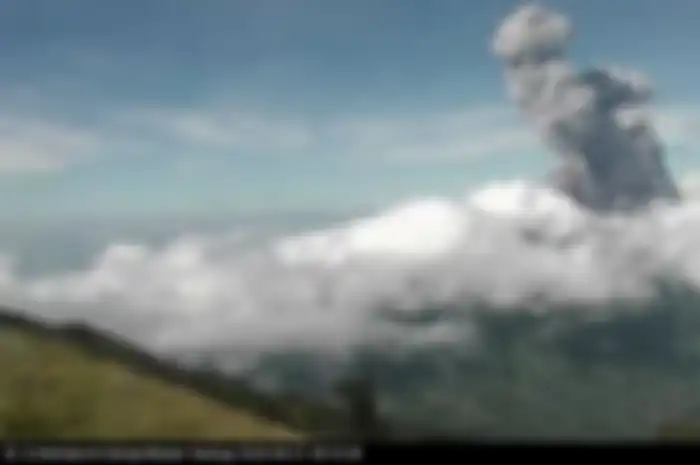 Gunung Merapi meletus pada 21 Juni 2020 pukul 09.13 WIB.