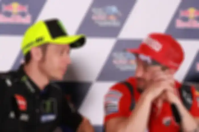 Sama-sama belum tanda tangan kontrak, ini beberapa hal yang membedakan antara Valentino Rossi dengan Andrea Dovizioso.