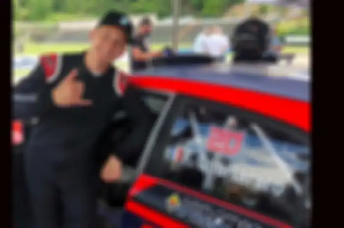 Fabio Quartararo melakukan kegiatan selain ngegas motor yaitu mengendarai mobil reli WRC. Setelahnya sampai-sampai bilang dirinya kayak Dani Sordo pereli WRC asal Spanyol