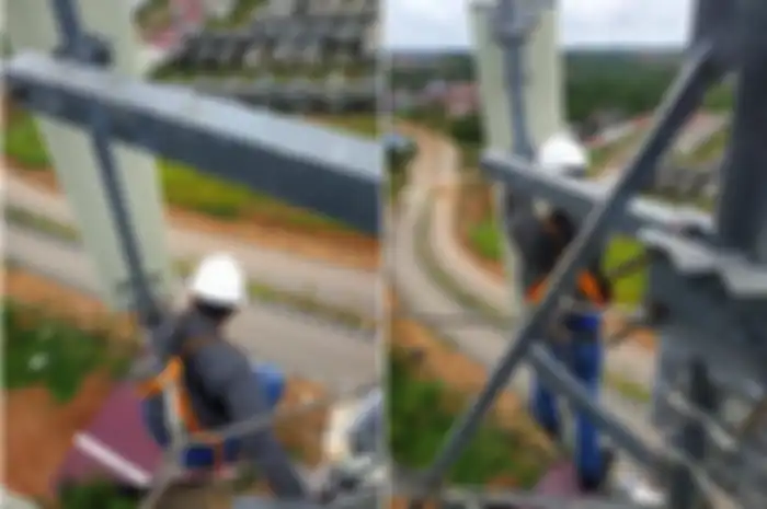 Teknisi sedang melakukan pemeliharaan salah satu infrastruktur jaringan-BTS milik XL Axiata yang berada di sekitar jalan Tol Balikpapan – Samarinda (Tol Balsam)
