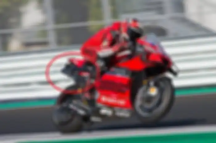 Diam-diam tim Ducati menguji coba desain knalpot baru untuk MotoGP 2020 lewat pembalap penguji Michele Pirro di sirkuit Misano, beberapa waktu lalu.