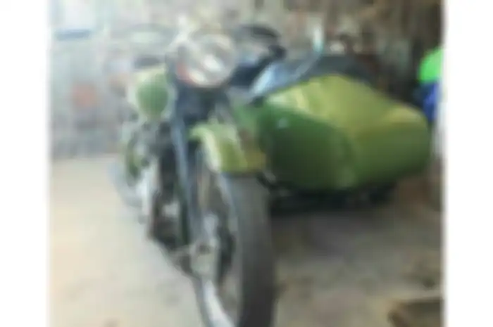 Motor bekas perang dunia kedua BSA M21 dijual.