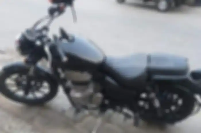 Royal Enfield Meteor 350 beredar di jalan raya