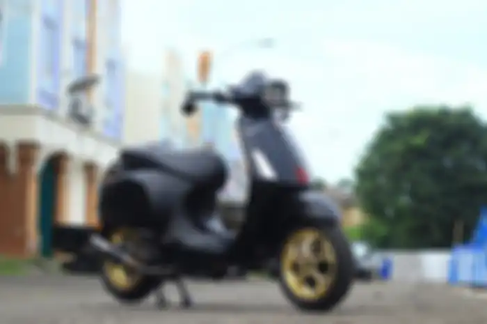 Modifikasi Vespa Sprint Notte, bertaburan part hedon, tampang kalem tapi mesin sangar