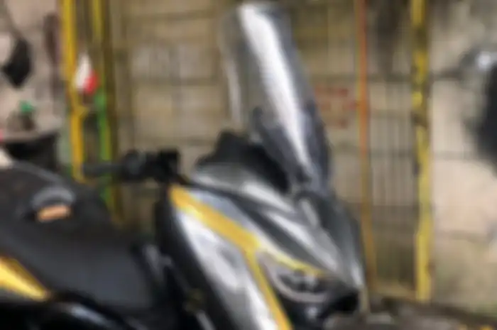Windshield Yamaha XMAX bisa naik turun cukup tekan tombol