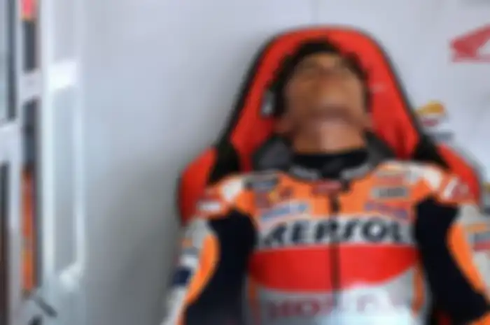 Mantan pembalap GP250, Manuel Poggiali memperingatkan Honda akan berisiko kehilangan Marc Marquez setelah keputusan menggeser adiknya ke LCR Honda.