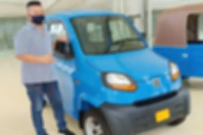 Muat 4 orang gak kehujanan dijual seharga motor bersama Pak Dalie