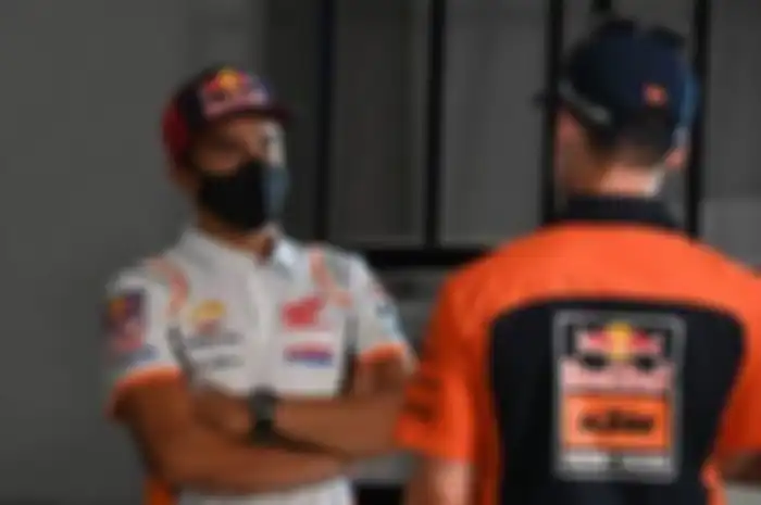 Belum resmi satu paddock di tim Repsol Honda, Marc Marquez sudah peringatkan Pol Espargaro dalam konferensi pers MotoGP Jerez 2020.