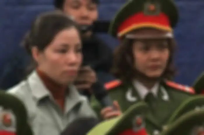Nguyen Thi Hue wanita Vietnam yang menghamili dirinya sendiri, di balik sel tahanan.