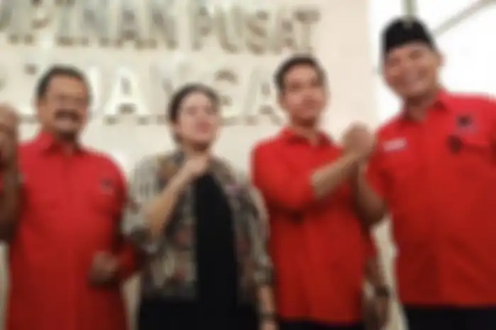 Ketua DPP PDI-P, Bambang Wuryanto, sekaligus Ketua DPR RI, Puan Maharani. bersama tiga bakal calon kepala daerah Solo, Achmad Purnomo, Gibran Rakabuming dan Teguh Prakosa, Senin (10/2/2020). 