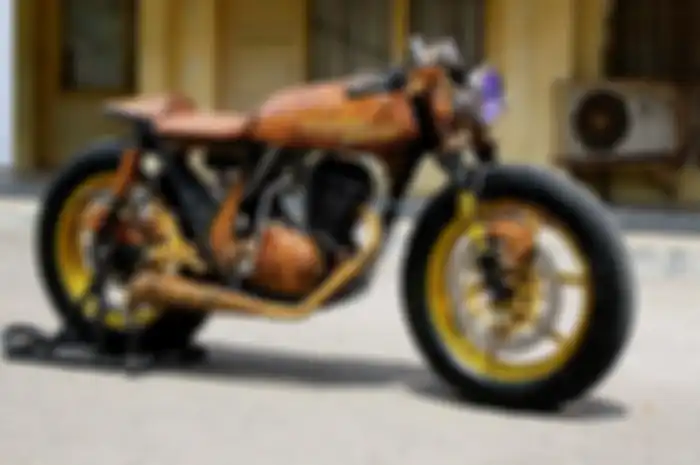 Modifikasi Honda GL Pro bergaya cafe racer 'berlapis' kayu