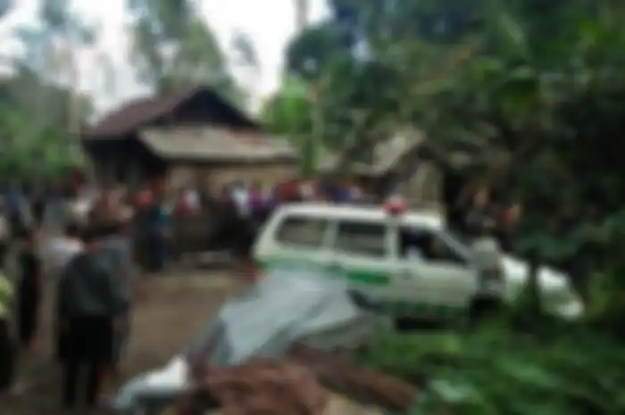 Bocah berusia tujuh tahun meninggal dunia setelah tertabrak mobil ibunya