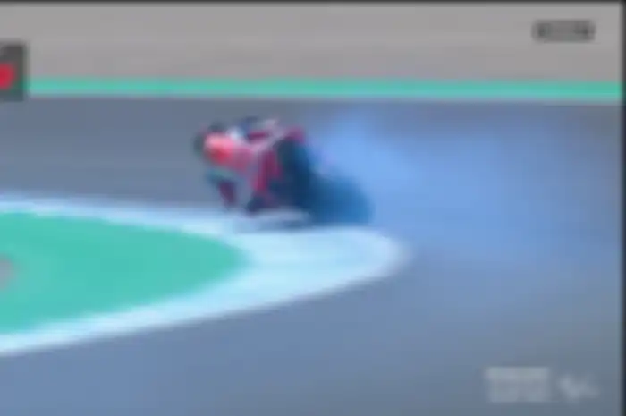 Motor Francesco Bagnaia berasap
