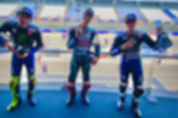Podium MotoGP Andalusia 2020, Valentino Rossi podium 3 (kiri), Fabio Quartararo juaranya (tengah) dan Maverick Vinales (kanan) podium kedua. Fabio Quartararo bikin Marc Marquez ketakutan musim ini