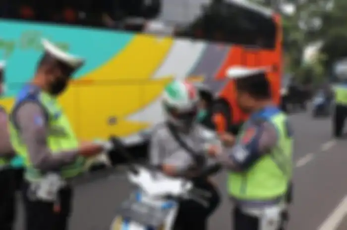 6 Hari razia gabungan digelar, 4240 pengendara dapet surat cinta dari pak polisi.