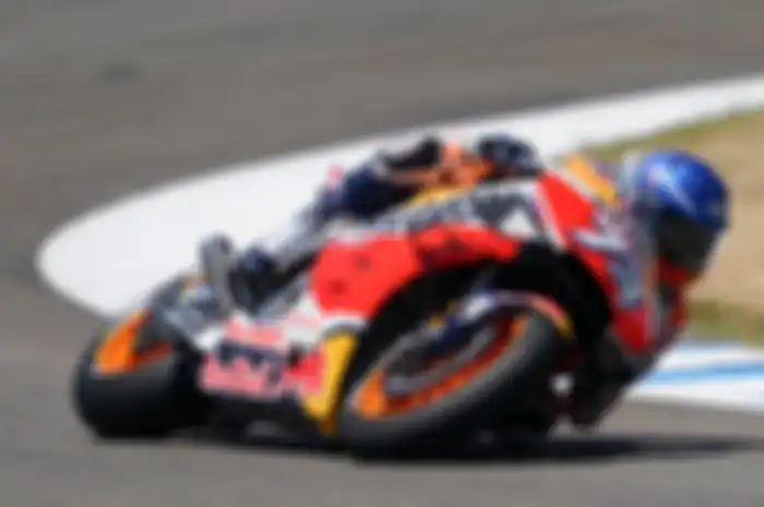 Wuih Alex Marquez sukses besar di MotoGP Andalusia 2020, sukses tembus finis 10 besar dan ada di puncak klasemen sementara rookie of the year