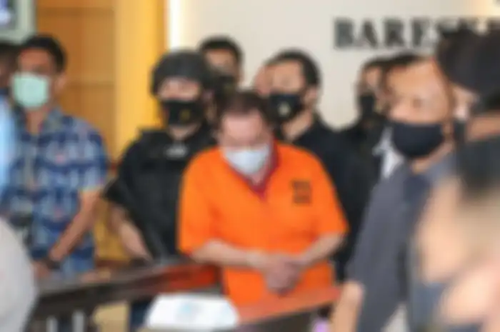 Terpidana kasus korupsi pengalihan hak tagih (cessie) Bank Bali Djoko Tjandra tiba di Bareskrim Mabes Polri, Jakarta, Kamis (30/7/2020). Djoko Tjandra ditangkap di Malaysia.