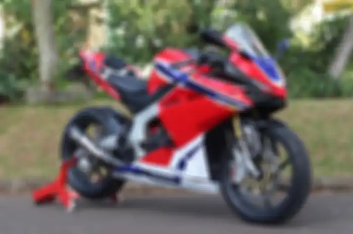 Modifikasi Honda CBR250RR, pakai part karbon dan livery HRC