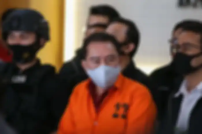 Terpidana kasus korupsi pengalihan hak tagih (cessie) Bank Bali Djoko Tjandra tiba di Bareskrim Mabes Polri, Jakarta, Kamis (30/7/2020). Djoko Tjandra ditangkap di Malaysia