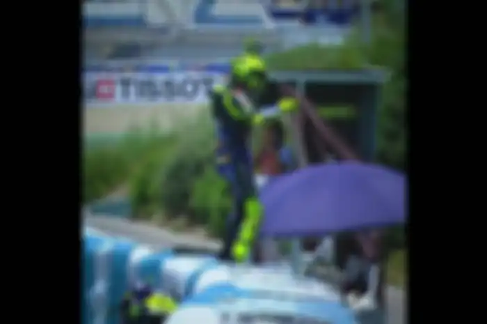 Selebrasi Valentino Rossi di MotoGP Andalusia 2020 malah diserang komentar pedas.