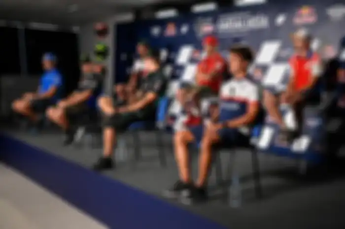 Suasan konferensi pers pembalap MotoGP jelang gelaran MotoGP dan di MotoGP Ceko 2020 fanatikan bisa mengajukan pertanyaan langsung ke pembalap MotoGP nih