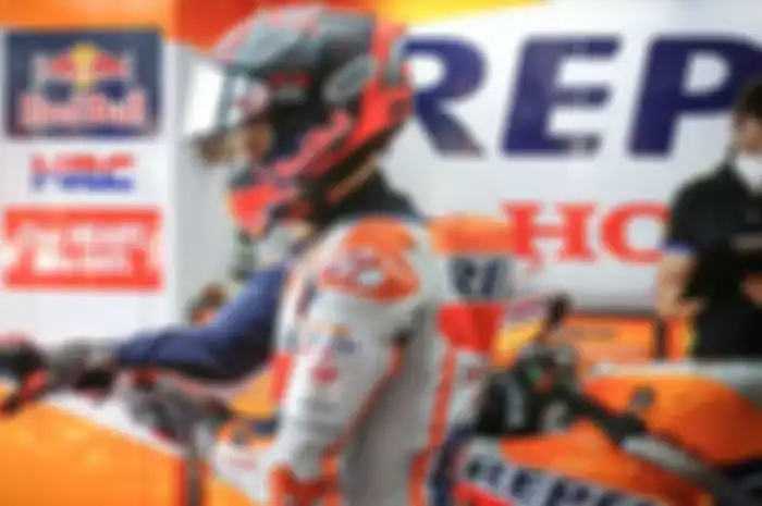 Dokter spesialis tulang di MotoGP, Dr. Xavier Mir mempunyai pelat ajaib yang bisa membuat pembalap cepat sembuh.
