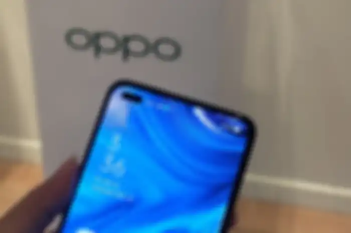 Dual punch hole Oppo Reno4