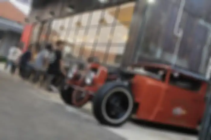 Kafe di Studio Motor cocok buat penggemar otomotif