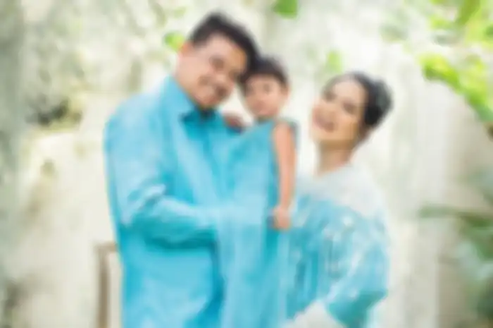 Keluarga Bobby Nasution dan Kahiyang Ayu.