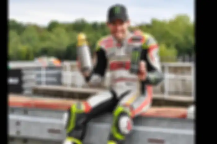 Sirkuit MotoGP Brno Ceko gak cuma spesial buat Valentino Rossi, tapi juga Cal Crutchlow yang menorehkan kemenangan pertama di sini musim 2016 jadi pembalap Inggris pertama juara di MotoGP 4-Tak