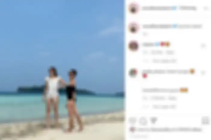 Potret seksi Nia Ramadhani di bibir pantai