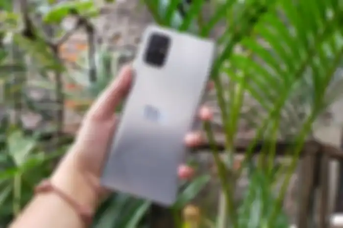 Samsung Galaxy A71 Hazel Crush Silver.